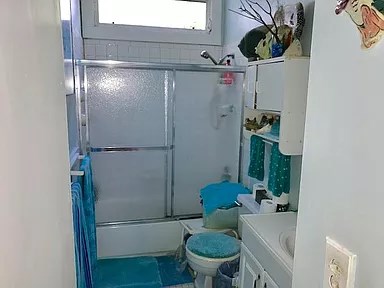 lower unit's bathroom